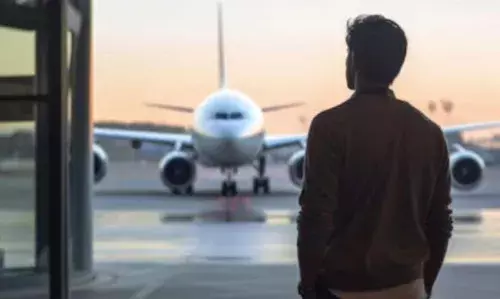 ഇന്ത്യന് യാത്രികര്ക്ക് സന്തോഷവാര്ത്ത; യു.എ.ഇയില് വിസ ഓണ് അറൈവല് സൗകര്യം വിപുലീകരിക്കുന്നു ഇന്ത്യന് യാത്രികര്ക്ക് സന്തോഷവാര്ത്ത; യു.എ.ഇയില് വിസ ഓണ് അറൈവല് സൗകര്യം വിപുലീകരിക്കുന്നു