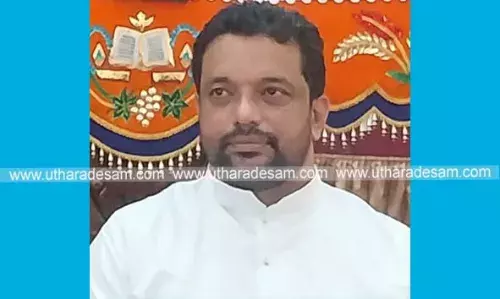 വൈദികനെ താമസ സ്ഥലത്ത് തൂങ്ങി മരിച്ചനിലയില് കണ്ടെത്തി വൈദികനെ താമസ സ്ഥലത്ത് തൂങ്ങി മരിച്ചനിലയില് കണ്ടെത്തി