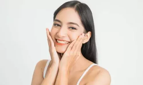 ആരോഗ്യകരവും തിളക്കമുള്ളതുമായ ചര്മ്മത്തിന് ഇതാ 6 മണ്സൂണ് സ്കിന്കെയര് ടിപ്പുകള് ആരോഗ്യകരവും തിളക്കമുള്ളതുമായ ചര്മ്മത്തിന് ഇതാ 6 മണ്സൂണ് സ്കിന്കെയര് ടിപ്പുകള്