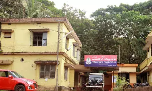 14 കാരിയെ പീഡിപ്പിച്ച കേസില് യുവാവ് അറസ്റ്റില്; സഹപാഠിക്കെതിരെയും കേസ് 14 കാരിയെ പീഡിപ്പിച്ച കേസില് യുവാവ് അറസ്റ്റില്; സഹപാഠിക്കെതിരെയും കേസ്