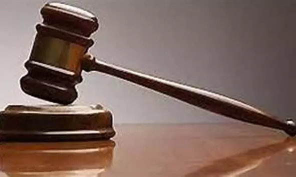 കാറടുക്ക സഹകരണസംഘം തട്ടിപ്പ് കേസ്; 8ാം പ്രതിയായ ബി.ജെ.പി നേതാവ് കോടതിയില് കീഴടങ്ങി കാറടുക്ക സഹകരണസംഘം തട്ടിപ്പ് കേസ്; 8ാം പ്രതിയായ ബി.ജെ.പി നേതാവ് കോടതിയില് കീഴടങ്ങി