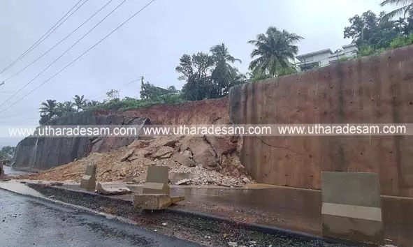 ചെര്ക്കള-ചട്ടഞ്ചാല് റൂട്ടില് ഗതാഗതം പുനരാരംഭിച്ചു; ടൗണ് ടു ടൗണ് ബസുകള് ഇപ്പോഴും ദേളി റൂട്ടില് ചെര്ക്കള-ചട്ടഞ്ചാല് റൂട്ടില് ഗതാഗതം പുനരാരംഭിച്ചു; ടൗണ് ടു ടൗണ് ബസുകള് ഇപ്പോഴും ദേളി റൂട്ടില്