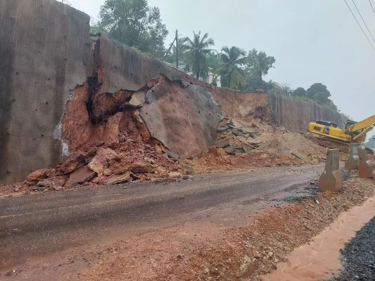 തെക്കിൽ പാതയിലെ ഗതാഗത പ്രശ്നത്തിന് താത്കാലിക പരിഹാരം: കെ.എസ്.ആർ.ടി.സി സർവ്വീസ് തുടങ്ങി