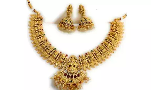 സംസ്ഥാനത്ത് വീണ്ടും സ്വര്ണ കുതിപ്പ്; പവന് ഒറ്റയടിക്ക് 440 രൂപ കൂടി സംസ്ഥാനത്ത് വീണ്ടും സ്വര്ണ കുതിപ്പ്; പവന് ഒറ്റയടിക്ക് 440 രൂപ കൂടി