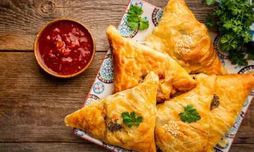 ജിലേബിയും സമൂസയും ആരോഗ്യത്തിന് ഹാനികരം; പുകവലിക്ക് സമാനം; മുന്നറിയിപ്പുമായി കേന്ദ്ര ആരോഗ്യ മന്ത്രാലയം ജിലേബിയും സമൂസയും ആരോഗ്യത്തിന് ഹാനികരം; പുകവലിക്ക് സമാനം; മുന്നറിയിപ്പുമായി കേന്ദ്ര ആരോഗ്യ മന്ത്രാലയം