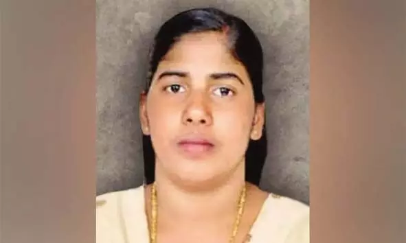 വധശിക്ഷ നടപ്പായാല് സങ്കടകരമെന്ന് സുപ്രീംകോടതി; നിമിഷ പ്രിയയുടെ മോചനത്തില് കൂടുതല് ഒന്നും ചെയ്യാന് കഴിയില്ലെന്ന് കേന്ദ്രസര്ക്കാര് വധശിക്ഷ നടപ്പായാല് സങ്കടകരമെന്ന് സുപ്രീംകോടതി; നിമിഷ പ്രിയയുടെ മോചനത്തില് കൂടുതല് ഒന്നും ചെയ്യാന് കഴിയില്ലെന്ന് കേന്ദ്രസര്ക്കാര്