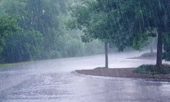 സംസ്ഥാനത്ത് മഴ ശക്തമാകുമെന്ന് കേന്ദ്ര കാലാവസ്ഥ നിരീക്ഷണ കേന്ദ്രത്തിന്റെ മുന്നറിയിപ്പ് സംസ്ഥാനത്ത് മഴ ശക്തമാകുമെന്ന് കേന്ദ്ര കാലാവസ്ഥ നിരീക്ഷണ കേന്ദ്രത്തിന്റെ മുന്നറിയിപ്പ്