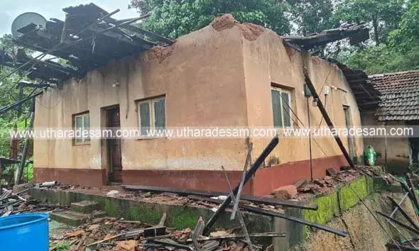 കനത്ത മഴയില്‍ വീടിന്റെ മേല്‍ക്കൂര തകര്‍ന്നുവീണു; കുടുംബം അല്‍ഭുതകരമായി രക്ഷപ്പെട്ടു