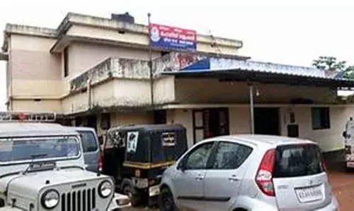 സ്കൂട്ടറില് കടത്തിയ 47.760 ഗ്രാം കഞ്ചാവുമായി രണ്ടുപേര് അറസ്റ്റില് സ്കൂട്ടറില് കടത്തിയ 47.760 ഗ്രാം കഞ്ചാവുമായി രണ്ടുപേര് അറസ്റ്റില്