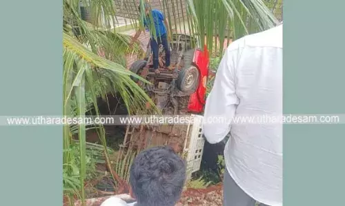 ഗ്യാസ് സിലിണ്ടറുമായി വന്ന വാഹനം വീടിന് മുകളിലേക്ക് മറിഞ്ഞു; വീട്ടുകാര്‍ അത്ഭുതകരമായി രക്ഷപ്പെട്ടു