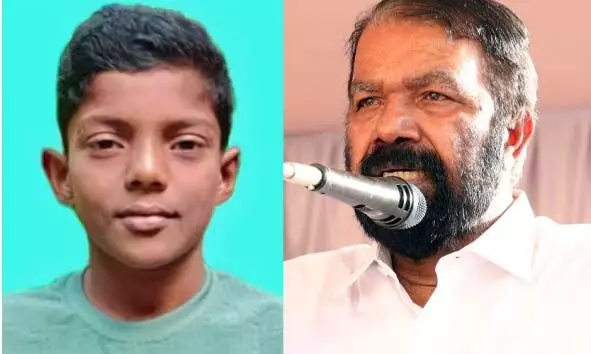 എച്ച് എമ്മിനും പ്രിന്സിപ്പലിനും ഒക്കെ എന്താണ് ജോലി? കൊല്ലത്ത് വിദ്യാര്ഥി സ്കൂളില് ഷോക്കേറ്റ് മരിച്ച സംഭവത്തില് വിമര്ശനവുമായി മന്ത്രി വി.ശിവന്കുട്ടി എച്ച് എമ്മിനും പ്രിന്സിപ്പലിനും ഒക്കെ എന്താണ് ജോലി? കൊല്ലത്ത് വിദ്യാര്ഥി സ്കൂളില് ഷോക്കേറ്റ് മരിച്ച സംഭവത്തില് വിമര്ശനവുമായി മന്ത്രി വി.ശിവന്കുട്ടി