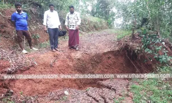 മഞ്ചേശ്വരം ബാക്രവയലില്‍ ഭൂമി വീണ്ടും പിളര്‍ന്നു; റോഡ് രണ്ടായി മുറിഞ്ഞു