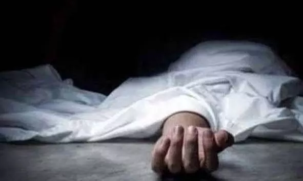 മയക്കുമരുന്ന് സംഘത്തിന്റെ താവളത്തില് കണ്ടെത്തിയ അജ്ഞാത മൃതദേഹം; സാധാരണ മരണമെന്ന് പോസ്റ്റുമോര്ട്ടം റിപ്പോര്ട്ട് മയക്കുമരുന്ന് സംഘത്തിന്റെ താവളത്തില് കണ്ടെത്തിയ അജ്ഞാത മൃതദേഹം; സാധാരണ മരണമെന്ന് പോസ്റ്റുമോര്ട്ടം റിപ്പോര്ട്ട്