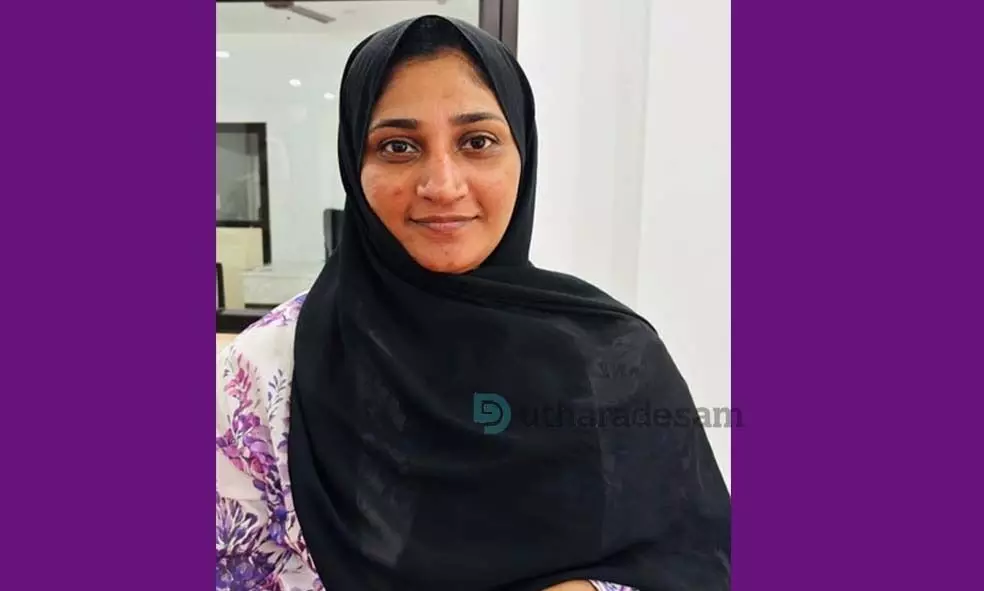 തളങ്കര സ്വദേശിനിയുടെ സൈബര് തട്ടിപ്പില് കുടുങ്ങിയത് നിരവധി പേര്; പ്രതി പിടിയിലായത് മുംബൈ വിമാനത്താവളത്തില് തളങ്കര സ്വദേശിനിയുടെ സൈബര് തട്ടിപ്പില് കുടുങ്ങിയത് നിരവധി പേര്; പ്രതി പിടിയിലായത് മുംബൈ വിമാനത്താവളത്തില്