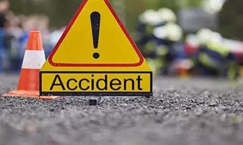 ബസില്‍ നിന്നിറങ്ങുന്നതിനിടെ റോഡിലേക്ക് തെറിച്ചുവീണ് യുവാവിന് ഗുരുതരം