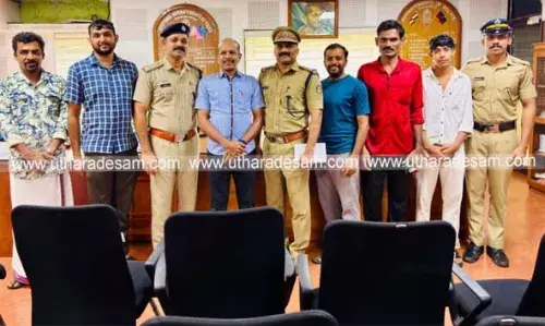 നഷ്ടപ്പെട്ട മൊബൈല്‍ ഫോണ്‍ കണ്ടെത്തി ഉടമകള്‍ക്ക് തിരികെ നല്‍കി സൈബര്‍ സെല്‍