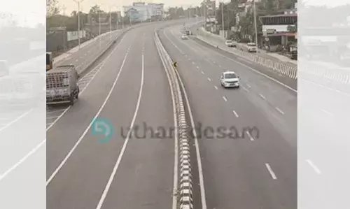 ദേശീയപാതാ ആദ്യ റീച്ചില് നാല് കിലോമീറ്ററില്  തെരുവ് വിളക്കുകളില്ല; യാത്രക്കാര്ക്ക് ദുരിതമാവും ദേശീയപാതാ ആദ്യ റീച്ചില് നാല് കിലോമീറ്ററില്  തെരുവ് വിളക്കുകളില്ല; യാത്രക്കാര്ക്ക് ദുരിതമാവും