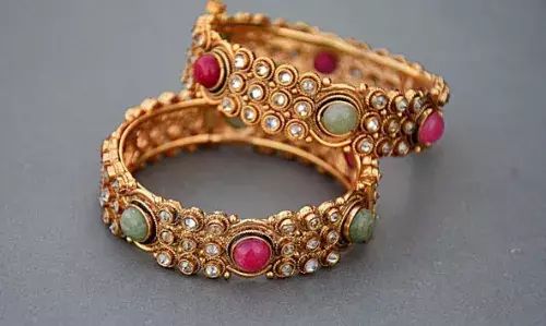 ആഭരണപ്രിയര്‍ക്ക് സന്തോഷവാര്‍ത്ത; സ്വര്‍ണവിലയില്‍ ഇടിവ് തുടരുന്നു; പവന് 73,280 രൂപ