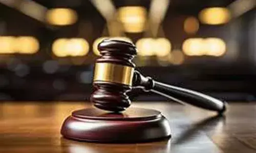 കാറില്‍ കടത്തിയ മെത്താഫിറ്റമിന്‍ പിടികൂടിയ കേസില്‍ പ്രതികള്‍ക്ക് 2 വര്‍ഷം കഠിനതടവും പിഴയും