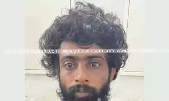 കാറില് കടത്താന് ശ്രമിച്ച 4.27 ഗ്രാം എം.ഡി.എം.എയുമായി ഒരാള് അറസ്റ്റില്; കൂട്ടുപ്രതി രക്ഷപ്പെട്ടു കാറില് കടത്താന് ശ്രമിച്ച 4.27 ഗ്രാം എം.ഡി.എം.എയുമായി ഒരാള് അറസ്റ്റില്; കൂട്ടുപ്രതി രക്ഷപ്പെട്ടു