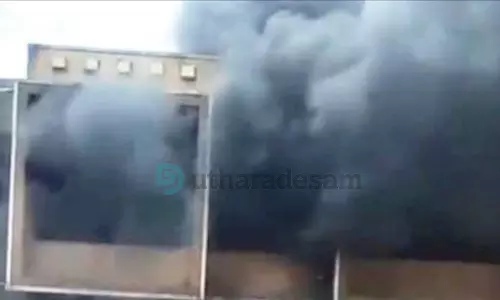 നായന്മാര്മൂലയില് ക്വാര്ട്ടേഴ്സില് തീപിടിത്തം; തലനാരിഴയ്ക്ക് വന്ദുരന്തം ഒഴിവായത് നായന്മാര്മൂലയില് ക്വാര്ട്ടേഴ്സില് തീപിടിത്തം; തലനാരിഴയ്ക്ക് വന്ദുരന്തം ഒഴിവായത്