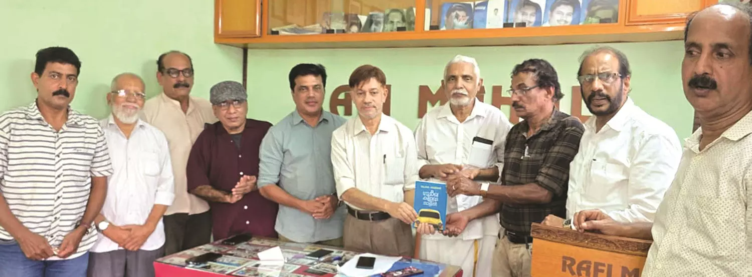 ഇന്നും മുഹമ്മദ് റഫി സംഗീതലോകത്തെ സമ്രാട്ട് -തളങ്കര റഫി മഹല് ഇന്നും മുഹമ്മദ് റഫി സംഗീതലോകത്തെ സമ്രാട്ട് -തളങ്കര റഫി മഹല്