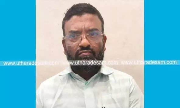 പള്ളി പരിസരത്ത് നിര്ത്തിയിട്ട കാര് കത്തിച്ച കേസില് മലപ്പുറം സ്വദേശി റിമാണ്ടില് പള്ളി പരിസരത്ത് നിര്ത്തിയിട്ട കാര് കത്തിച്ച കേസില് മലപ്പുറം സ്വദേശി റിമാണ്ടില്