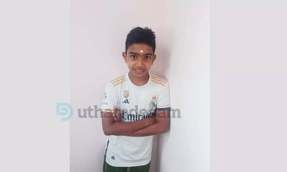 ആദിത്യന് ഇത് പുതുജീവന്; കുളത്തില് നിന്ന് വാരിയെടുത്ത് സാരാനാഥ് ആദിത്യന് ഇത് പുതുജീവന്; കുളത്തില് നിന്ന് വാരിയെടുത്ത് സാരാനാഥ്