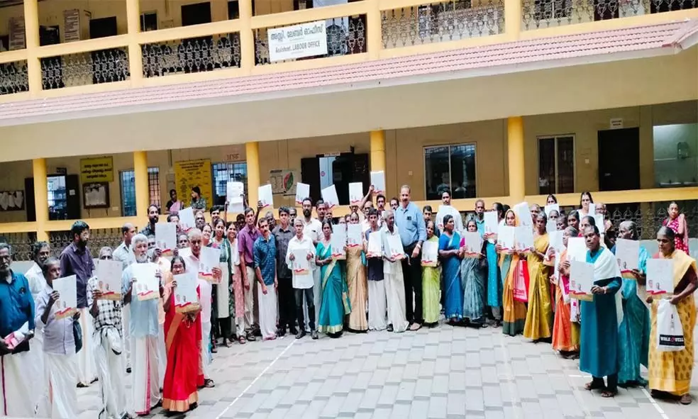 ചെങ്ങറ പുനരധിവാസം; 58 കുടുംബങ്ങള്‍ക്ക് പട്ടയം കൈമാറി; നടപടി കമ്മീഷന്റെ സന്ദര്‍ശനത്തിന് പിന്നാലെ