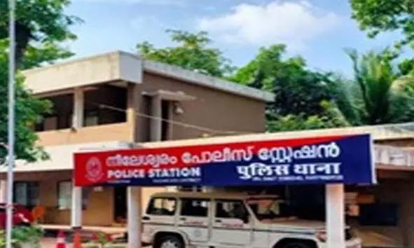 വയോധികന് മരിച്ചതായി വ്യാജരേഖയുണ്ടാക്കി സ്ഥലം തട്ടിയെടുത്തു; വില്ലേജ് ഓഫീസറുള്പ്പെടെ 7 പേര്ക്കെതിരെ കേസ് വയോധികന് മരിച്ചതായി വ്യാജരേഖയുണ്ടാക്കി സ്ഥലം തട്ടിയെടുത്തു; വില്ലേജ് ഓഫീസറുള്പ്പെടെ 7 പേര്ക്കെതിരെ കേസ്