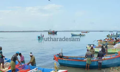 വല നിറയെ നിരാശ; പ്രതീക്ഷിച്ച മത്സ്യ വരവില്ല; തീരമേഖല ആശങ്കയില് വല നിറയെ നിരാശ; പ്രതീക്ഷിച്ച മത്സ്യ വരവില്ല; തീരമേഖല ആശങ്കയില്