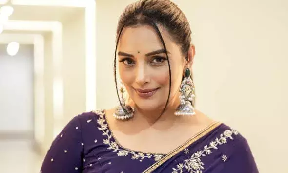ശ്വേത മേനോന് എതിരായ കേസിന്റെ തുടര്‍ നടപടികള്‍ സ്റ്റേ ചെയ്ത് കേരള ഹൈക്കോടതി