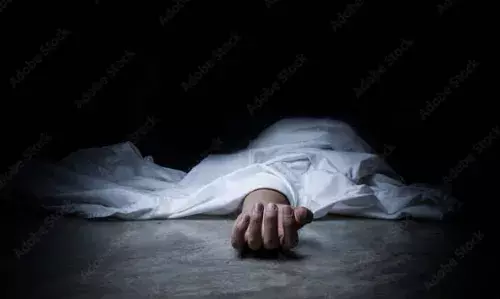 തലപ്പാടിയിലെ ബാറില്‍ യുവാവ് മരിച്ചനിലയില്‍; മിയാപ്പദവ് സ്വദേശിയെന്ന് സംശയം