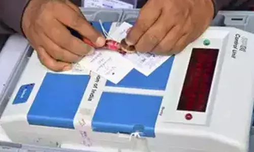 നിബന്ധനകള് പാലിക്കുന്നില്ല; അംഗീകാരമില്ലാത്ത 334 രാഷ്ട്രീയ പാര്ട്ടികളുടെ രജിസ്ട്രേഷന് റദ്ദാക്കി തെരഞ്ഞെടുപ്പ് കമ്മീഷന് നിബന്ധനകള് പാലിക്കുന്നില്ല; അംഗീകാരമില്ലാത്ത 334 രാഷ്ട്രീയ പാര്ട്ടികളുടെ രജിസ്ട്രേഷന് റദ്ദാക്കി തെരഞ്ഞെടുപ്പ് കമ്മീഷന്