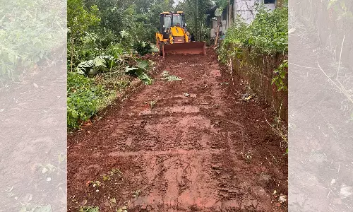 ജില്ലാ കലക്ടറുടെ ഇടപെടല്‍; ഏണിയര്‍പ്പ് ലൈഫ് വില്ലയിലേക്ക് റോഡായി