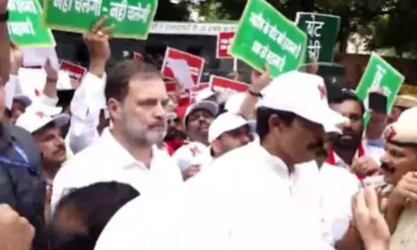 വോട്ടര്‍ പട്ടികയിലെ ക്രമക്കേട്;പ്രതിപക്ഷ എംപിമാര്‍ നടത്തിയ മാര്‍ച്ചില്‍ സംഘര്‍ഷം; മുതിര്‍ന്ന നേതാക്കള്‍ കസ്റ്റഡിയില്‍