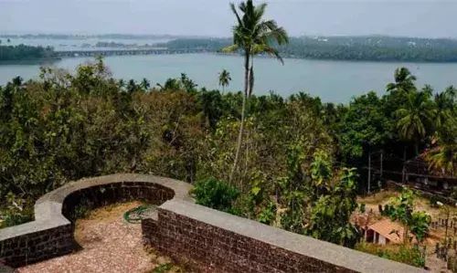 തലയെടുപ്പോടെ ചന്ദ്രഗിരി കോട്ട: ചരിത്രവും പ്രകൃതി സൗന്ദര്യവും സംഗമിക്കുന്ന ഇടം തലയെടുപ്പോടെ ചന്ദ്രഗിരി കോട്ട: ചരിത്രവും പ്രകൃതി സൗന്ദര്യവും സംഗമിക്കുന്ന ഇടം