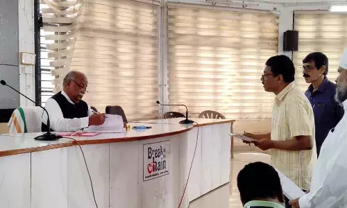 പി.എം.എം.വൈ സാമ്പത്തിക സഹായം ലഭിച്ചില്ല; യുവതിയുടെ പരാതിയില് ന്യൂനപക്ഷ കമ്മീഷന് ഇടപെട്ടു പി.എം.എം.വൈ സാമ്പത്തിക സഹായം ലഭിച്ചില്ല; യുവതിയുടെ പരാതിയില് ന്യൂനപക്ഷ കമ്മീഷന് ഇടപെട്ടു