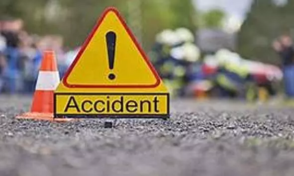 അജ്ഞാത വാഹനമിടിച്ച് കാല്നടയാത്രക്കാരന് ഗുരുതരം അജ്ഞാത വാഹനമിടിച്ച് കാല്നടയാത്രക്കാരന് ഗുരുതരം