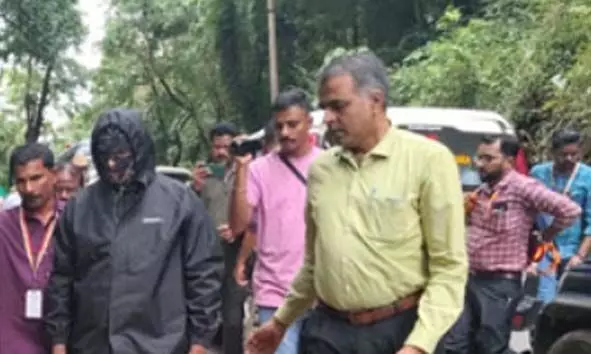 ധര്മ്മസ്ഥല; എസ്.ഐ.ടിക്ക് പരാതി പരിഹാരത്തിനായി പൊലീസ് സ്റ്റേഷന് അധികാരങ്ങളും ധര്മ്മസ്ഥല; എസ്.ഐ.ടിക്ക് പരാതി പരിഹാരത്തിനായി പൊലീസ് സ്റ്റേഷന് അധികാരങ്ങളും