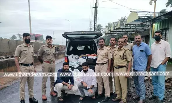 കാറില്‍ കടത്താന്‍ ശ്രമിച്ച 2 ലക്ഷം രൂപയുടെ പുകയില ഉല്‍പ്പന്നങ്ങളുമായി 2 പേര്‍ പിടിയില്‍