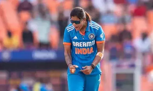 രണ്ടാം ഏകദിനം: ഓസ്ട്രേലിയയെ 2 വിക്കറ്റിന് തകര്ത്ത് പരമ്പര സ്വന്തമാക്കി ഇന്ത്യ എ വനിതാ ടീം രണ്ടാം ഏകദിനം: ഓസ്ട്രേലിയയെ 2 വിക്കറ്റിന് തകര്ത്ത് പരമ്പര സ്വന്തമാക്കി ഇന്ത്യ എ വനിതാ ടീം