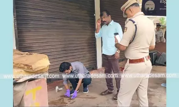 കടകളുടെ വരാന്തയില്‍ രക്തം കട്ടപിടിച്ച നിലയില്‍ കണ്ടെത്തിയ സംഭവം; കന്നുകാലികളുടെ കാലുകള്‍ വെട്ടി കടത്തിയതെന്ന് സംശയം