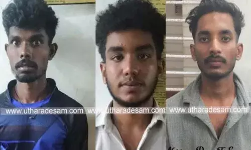മൃഗങ്ങളെ വേട്ടയാടാന് തോക്കും തിരകളുമായെത്തിയ മൂന്നുപേര് അറസ്റ്റില് മൃഗങ്ങളെ വേട്ടയാടാന് തോക്കും തിരകളുമായെത്തിയ മൂന്നുപേര് അറസ്റ്റില്