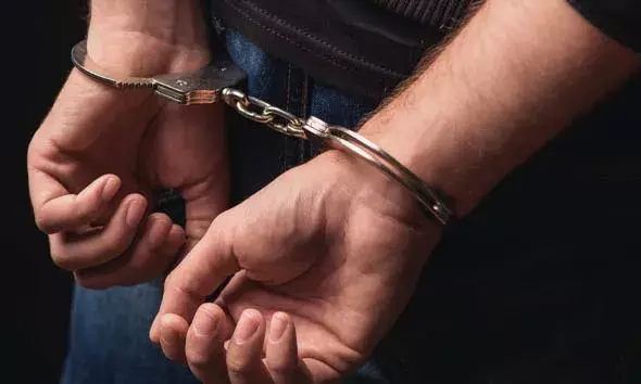 കാറില്‍ കടത്താന്‍ ശ്രമിച്ച 2 കിലോ കഞ്ചാവും 183 ഗ്രാം എം.ഡി.എം.എ മയക്കുമരുന്നുമായി 3 പേര്‍ അറസ്റ്റില്‍