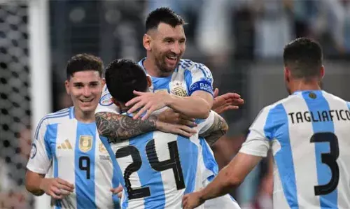 ലിയോണല് മെസി കേരളത്തില് എത്തുന്നത് ആരാധകര്ക്കുള്ള ഓണസമ്മാനം; കായികമന്ത്രി ലിയോണല് മെസി കേരളത്തില് എത്തുന്നത് ആരാധകര്ക്കുള്ള ഓണസമ്മാനം; കായികമന്ത്രി