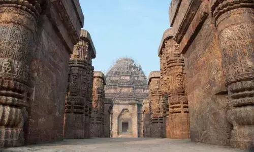 കൊണാര്ക്കിന്റെ മണ്ണിലൂടെ ഒരു യാത്ര; കാത്തിരിക്കുന്നത് അമ്പരപ്പിക്കുന്ന ഒരുപാട് കാഴ്ചകള് കൊണാര്ക്കിന്റെ മണ്ണിലൂടെ ഒരു യാത്ര; കാത്തിരിക്കുന്നത് അമ്പരപ്പിക്കുന്ന ഒരുപാട് കാഴ്ചകള്
