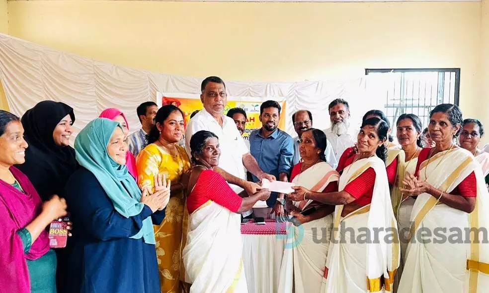 തൃക്കരിപ്പൂരില്‍ ഹരിതകര്‍മസേനയ്ക്ക് ഓണക്കോള്!! ഓണക്കോടിയും പതിനായിരം രൂപ ബോണസ്സും