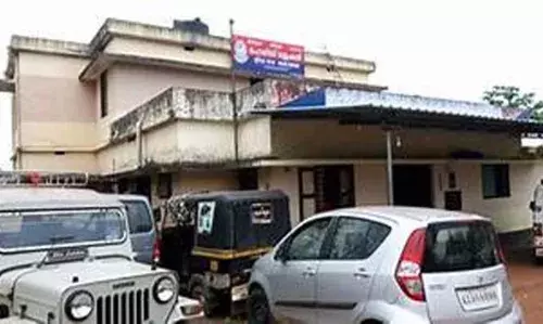 വീട്ടാവശ്യത്തിന് പാത്രങ്ങള് നല്കാമെന്ന് വിശ്വസിപ്പിച്ച് സ്കീമിന്റെ പേരില് പണം തട്ടിയതായി പരാതി; കേസെടുത്ത് പൊലീസ് വീട്ടാവശ്യത്തിന് പാത്രങ്ങള് നല്കാമെന്ന് വിശ്വസിപ്പിച്ച് സ്കീമിന്റെ പേരില് പണം തട്ടിയതായി പരാതി; കേസെടുത്ത് പൊലീസ്