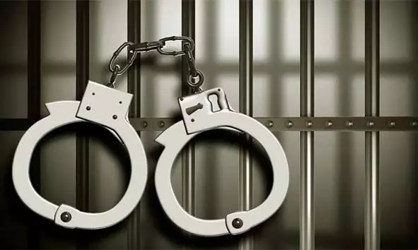 ദേശീയപാത നിര്മ്മാണസ്ഥലത്ത് ഇറക്കിവെച്ച ഇരുമ്പുസാമഗ്രികള് കവര്ന്ന കേസില് 3 പേര് അറസ്റ്റില് ദേശീയപാത നിര്മ്മാണസ്ഥലത്ത് ഇറക്കിവെച്ച ഇരുമ്പുസാമഗ്രികള് കവര്ന്ന കേസില് 3 പേര് അറസ്റ്റില്